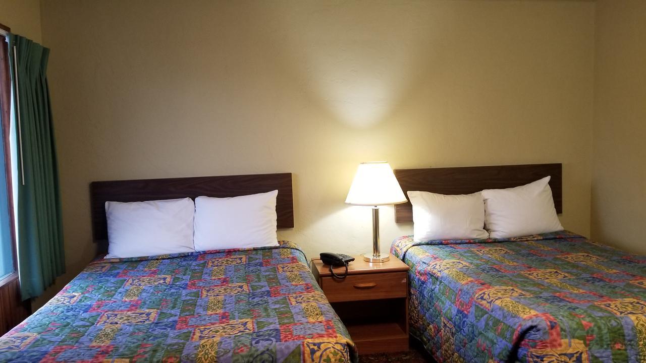 Quick Stop Motel Round Prairie Exterior photo